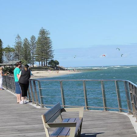 Caloundra Suncourt Motel Экстерьер фото
