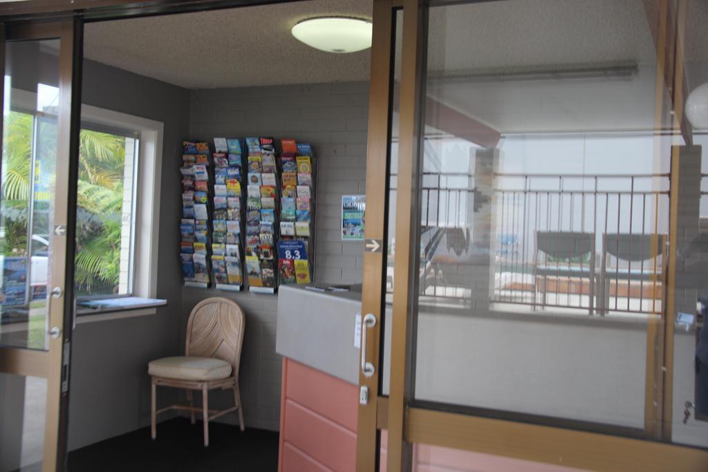 Caloundra Suncourt Motel Экстерьер фото
