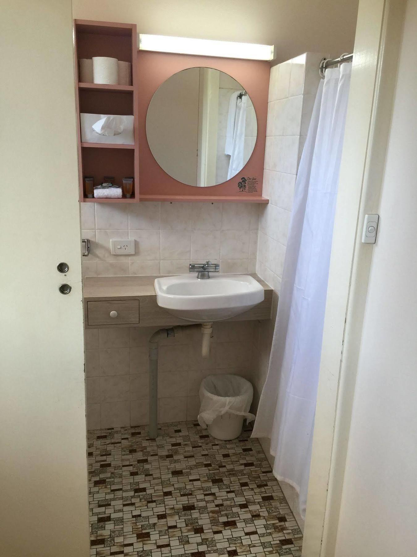Caloundra Suncourt Motel Экстерьер фото