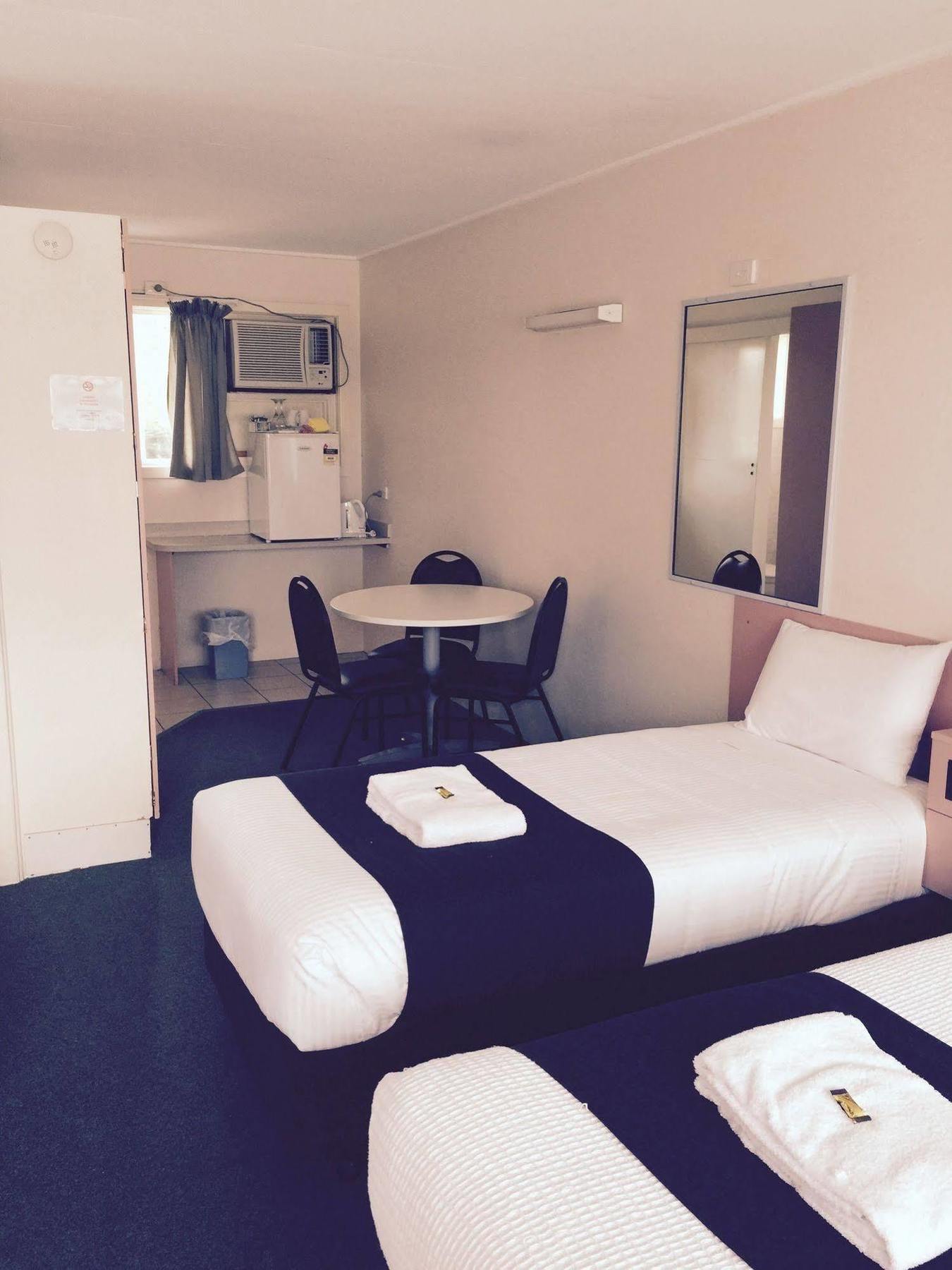 Caloundra Suncourt Motel Экстерьер фото
